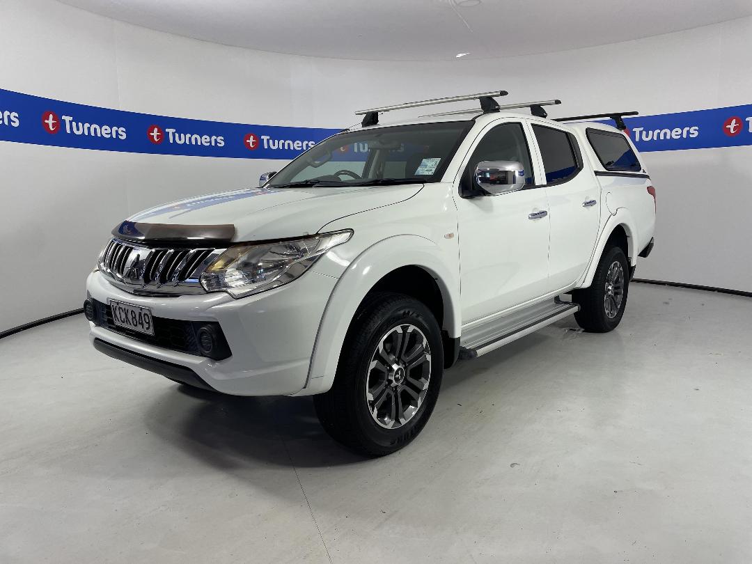 Photo '4' of Mitsubishi Triton