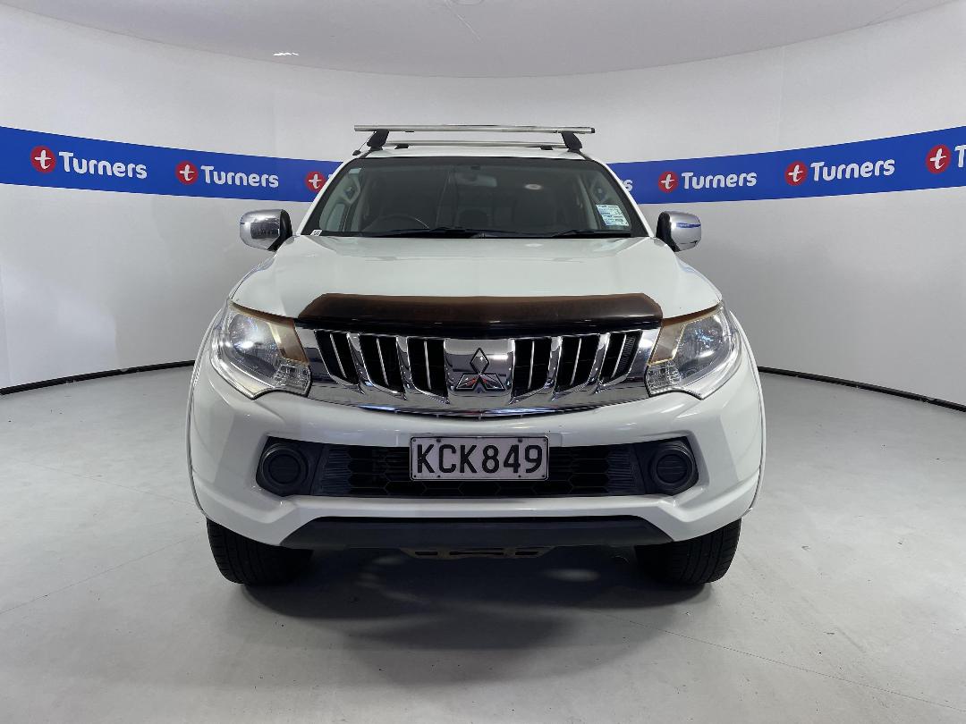 Photo '2' of Mitsubishi Triton