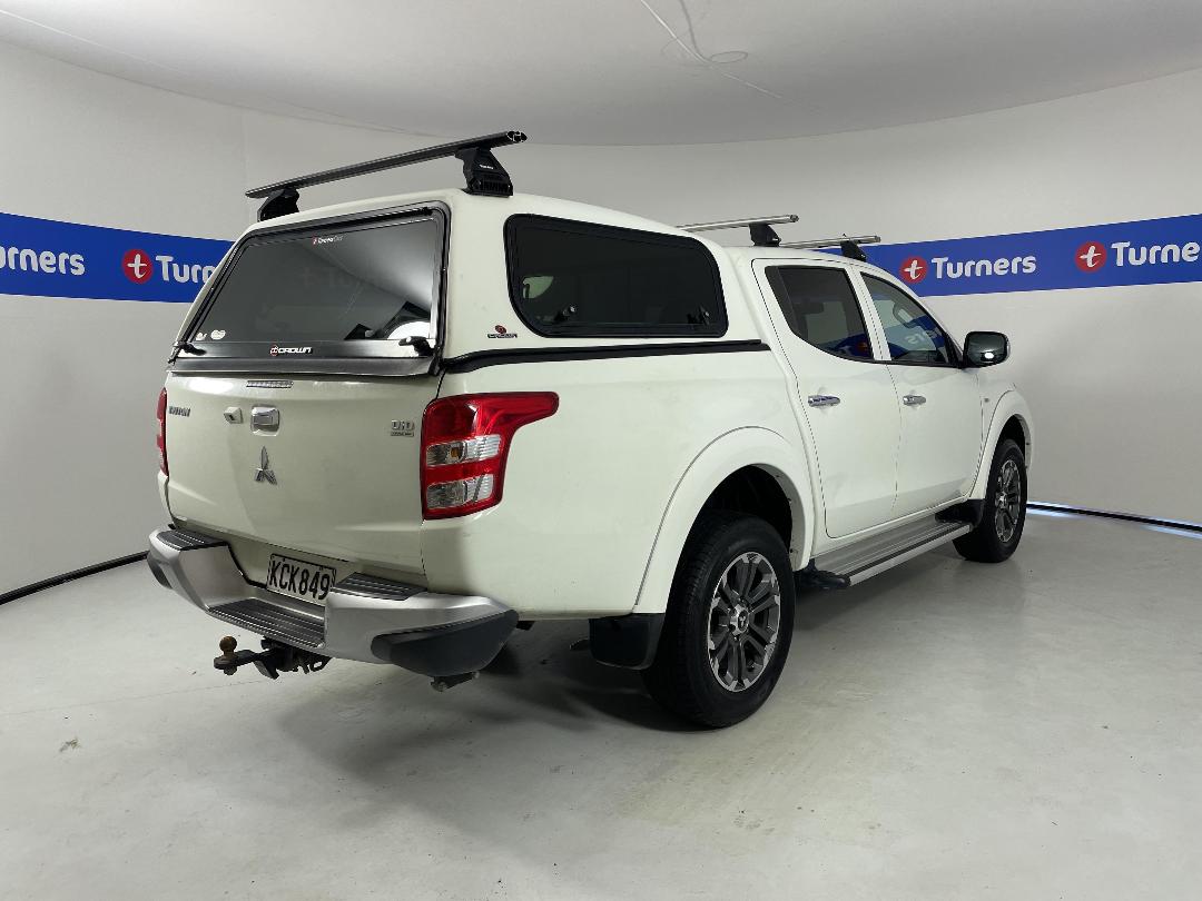 Photo '7' of Mitsubishi Triton