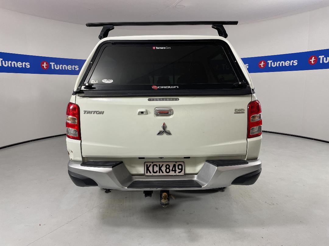 Photo '6' of Mitsubishi Triton