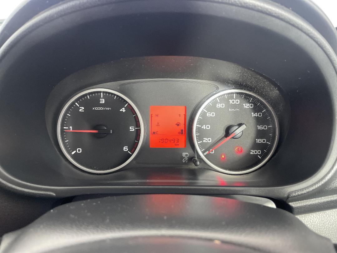 Photo '21' of Mitsubishi Triton