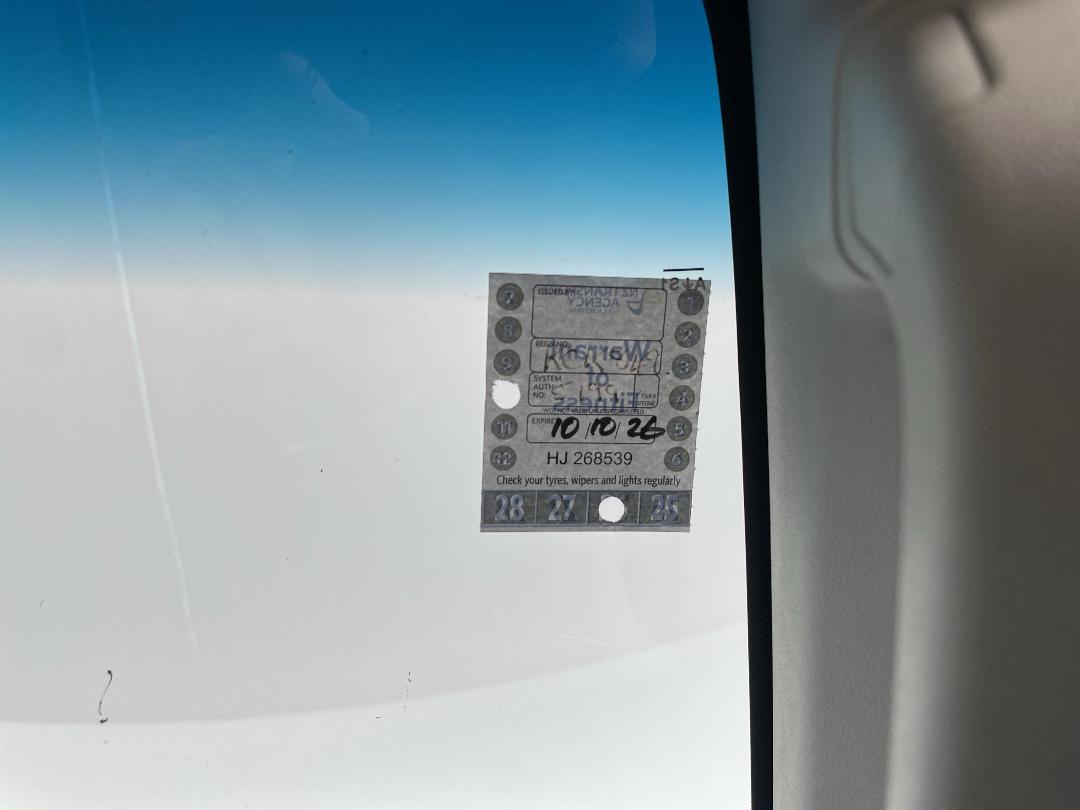 Photo '23' of Mitsubishi Triton