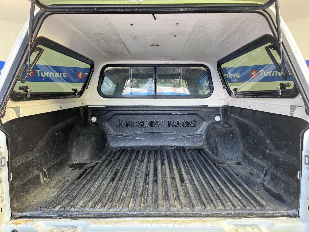 Photo '14' of Mitsubishi Triton Photo '14' of Mitsubishi Triton