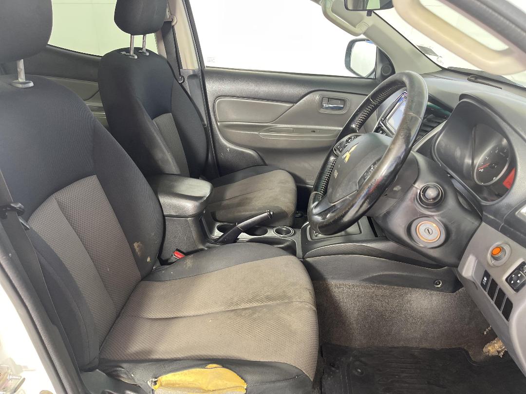 Photo '16' of Mitsubishi Triton Photo '16' of Mitsubishi Triton