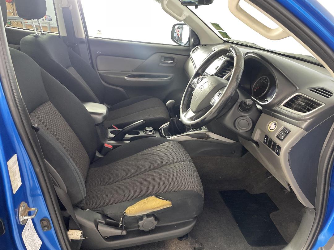 Photo '16' of Mitsubishi Triton Photo '16' of Mitsubishi Triton