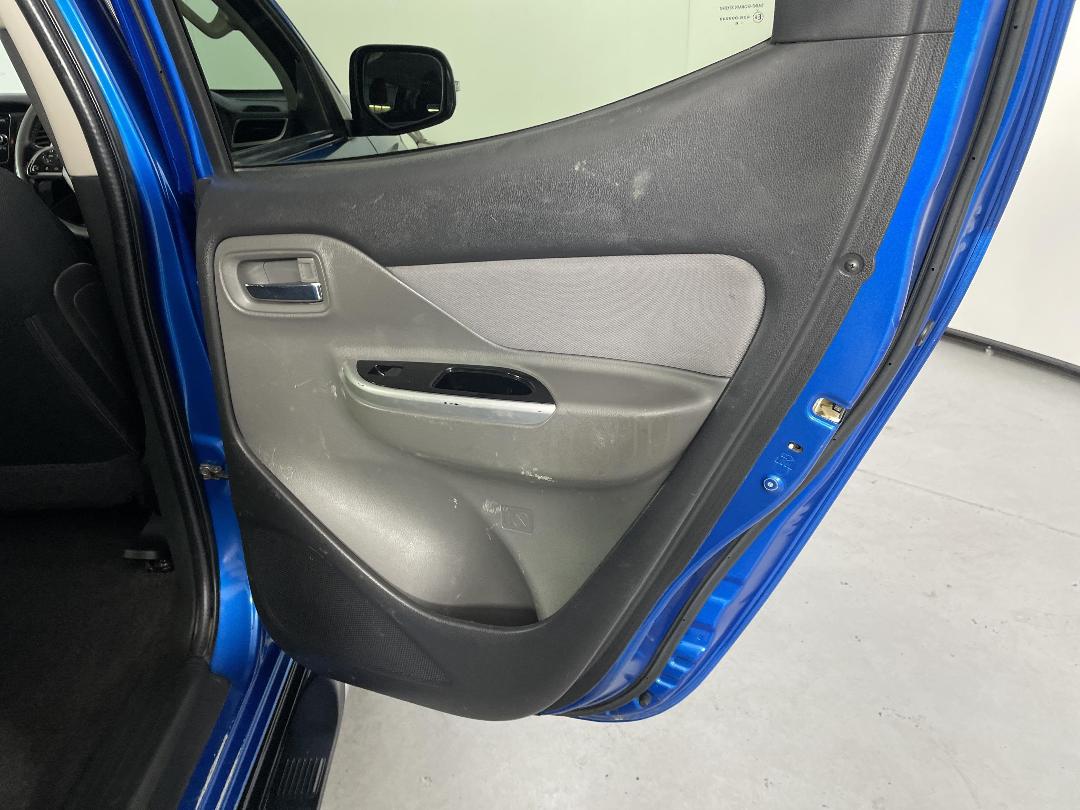 Photo '19' of Mitsubishi Triton Photo '19' of Mitsubishi Triton