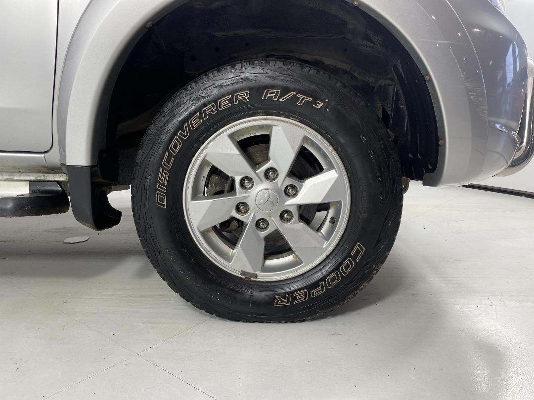 Photo '9' of Mitsubishi Triton Photo '9' of Mitsubishi Triton