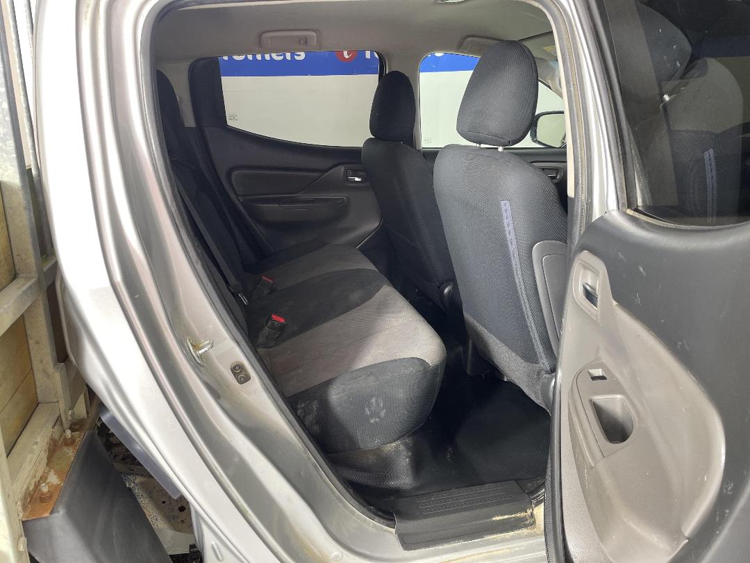 Photo '20' of Mitsubishi Triton Photo '20' of Mitsubishi Triton