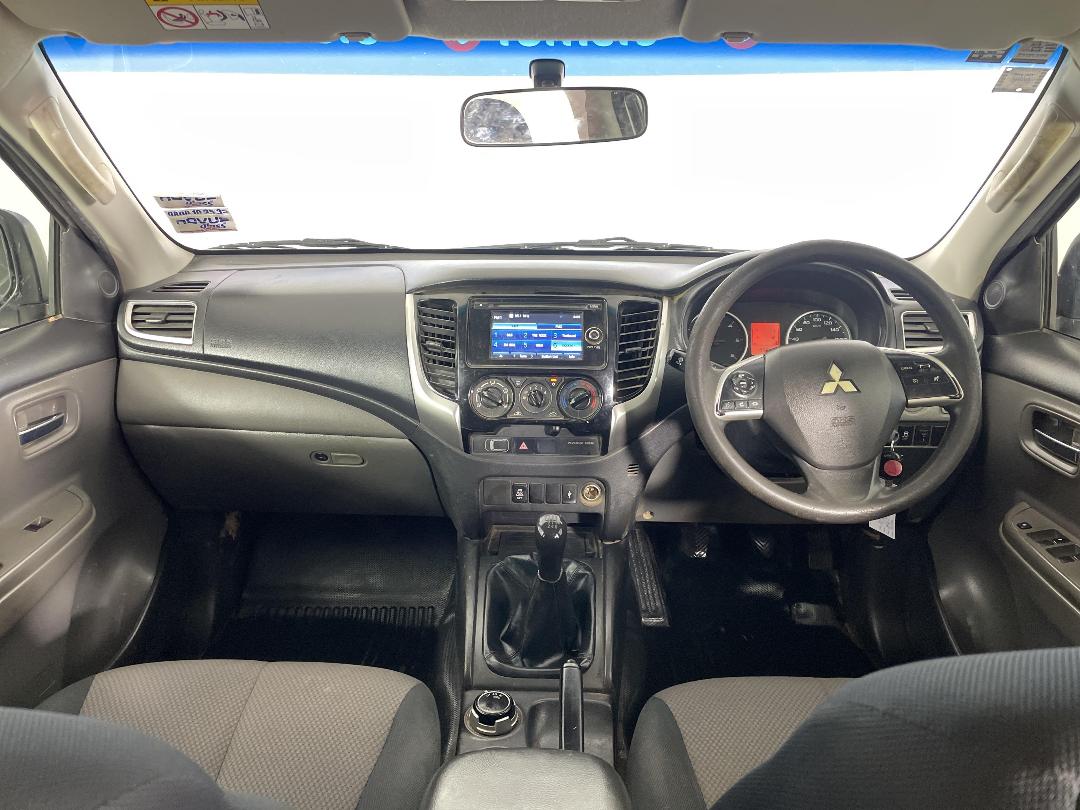 Photo '17' of Mitsubishi Triton Photo '17' of Mitsubishi Triton