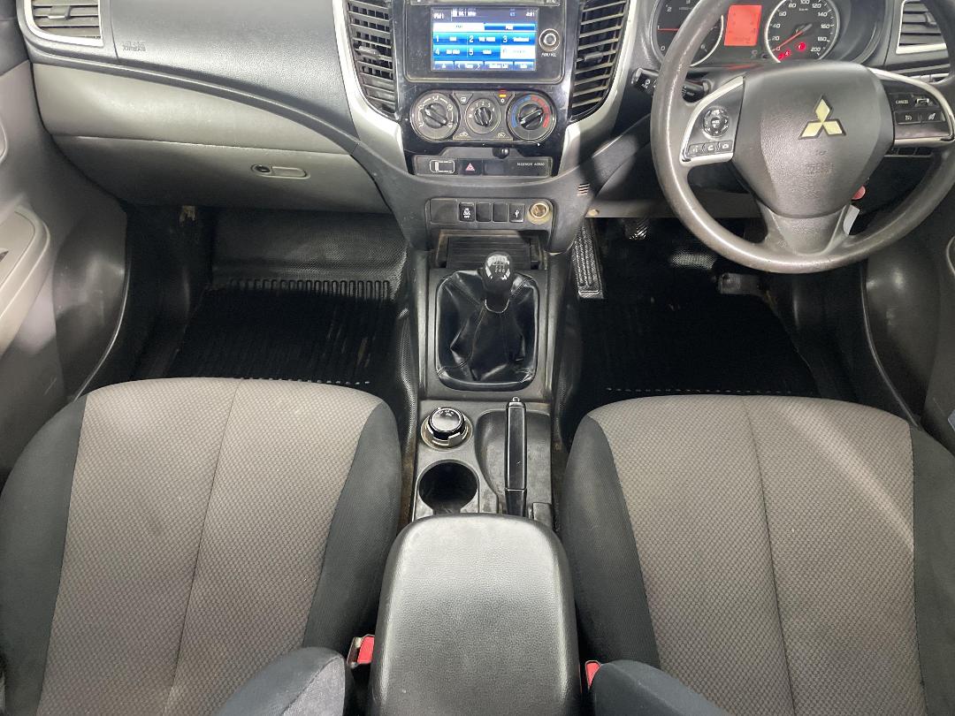 Photo '18' of Mitsubishi Triton Photo '18' of Mitsubishi Triton