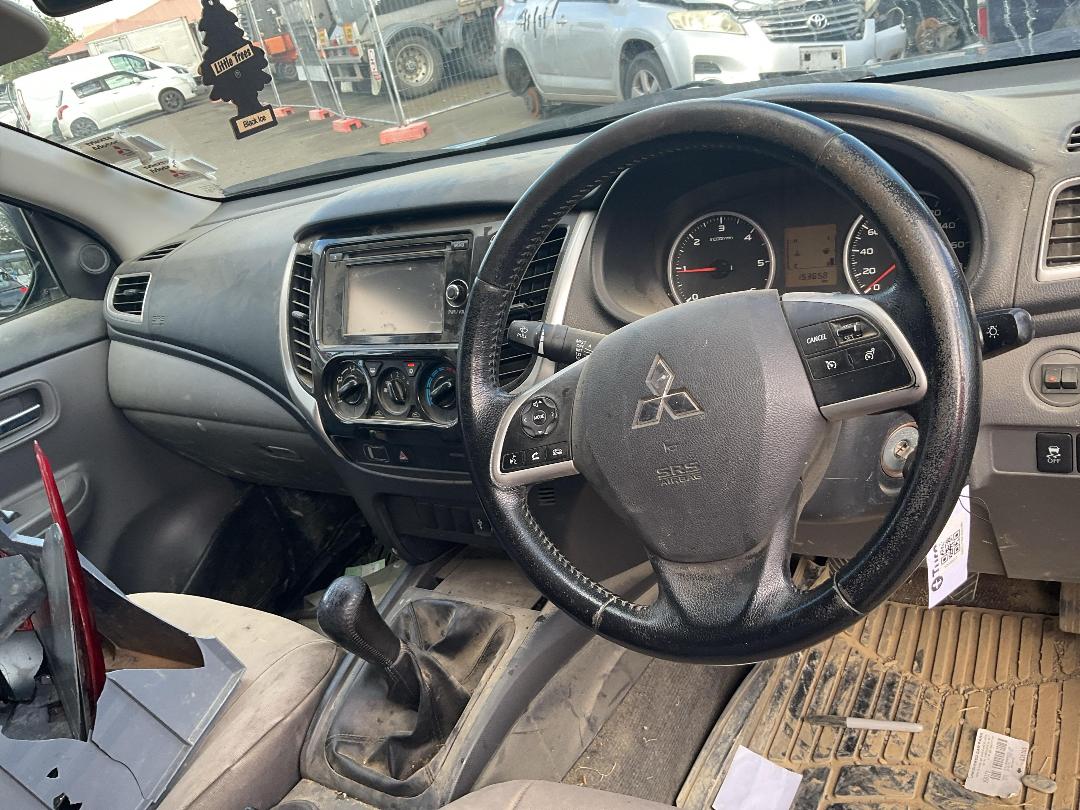 Photo '15' of Mitsubishi Triton D/CAB Glxr Photo '15' of Mitsubishi Triton D/CAB Glxr