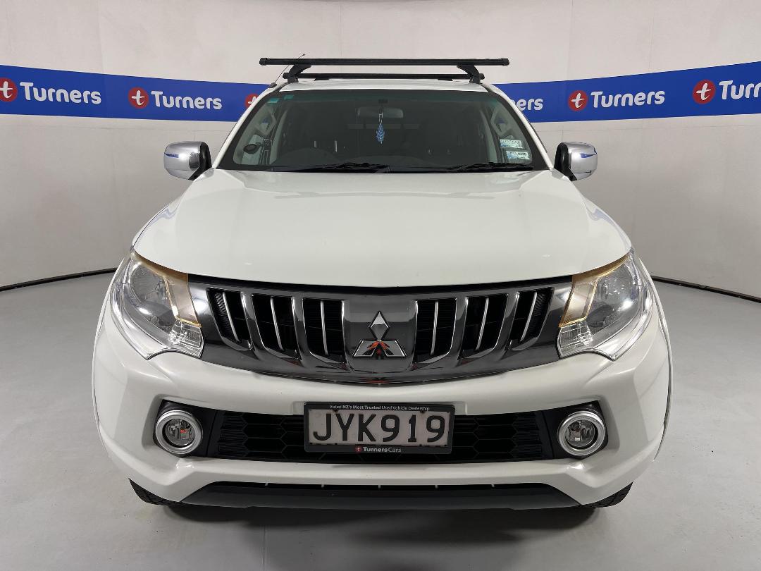 Photo '2' of Mitsubishi Triton