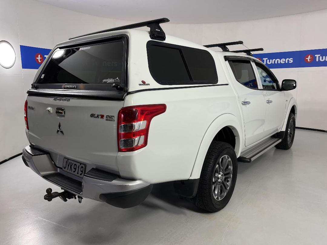 Photo '7' of Mitsubishi Triton