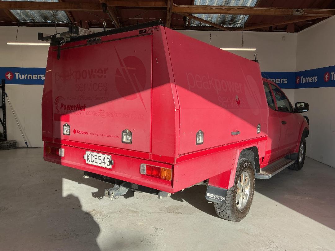 Photo '7' of Mitsubishi Triton