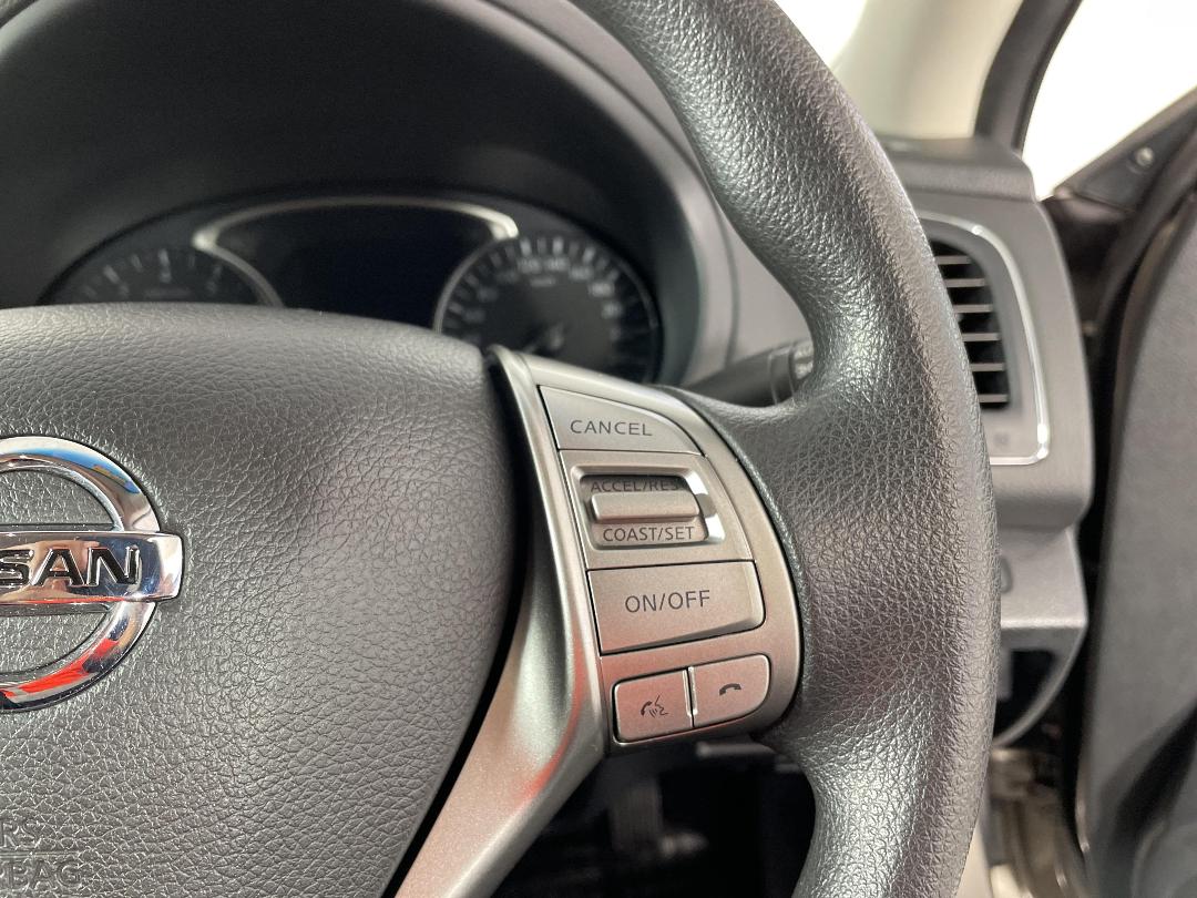 Photo '29' of Nissan Altima Photo '29' of Nissan Altima