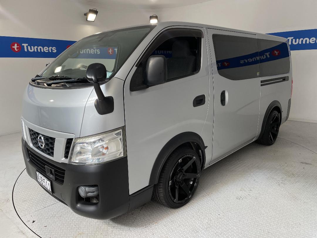 Photo '4' of Nissan Caravan