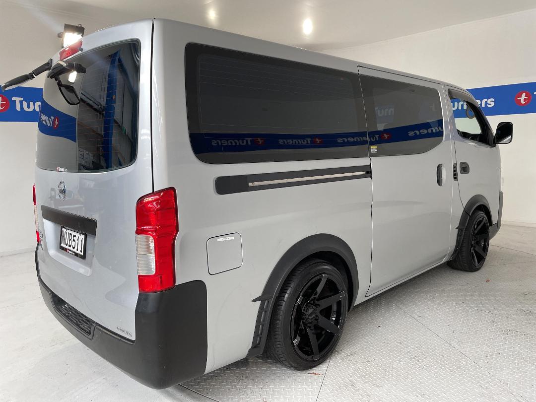 Photo '7' of Nissan Caravan