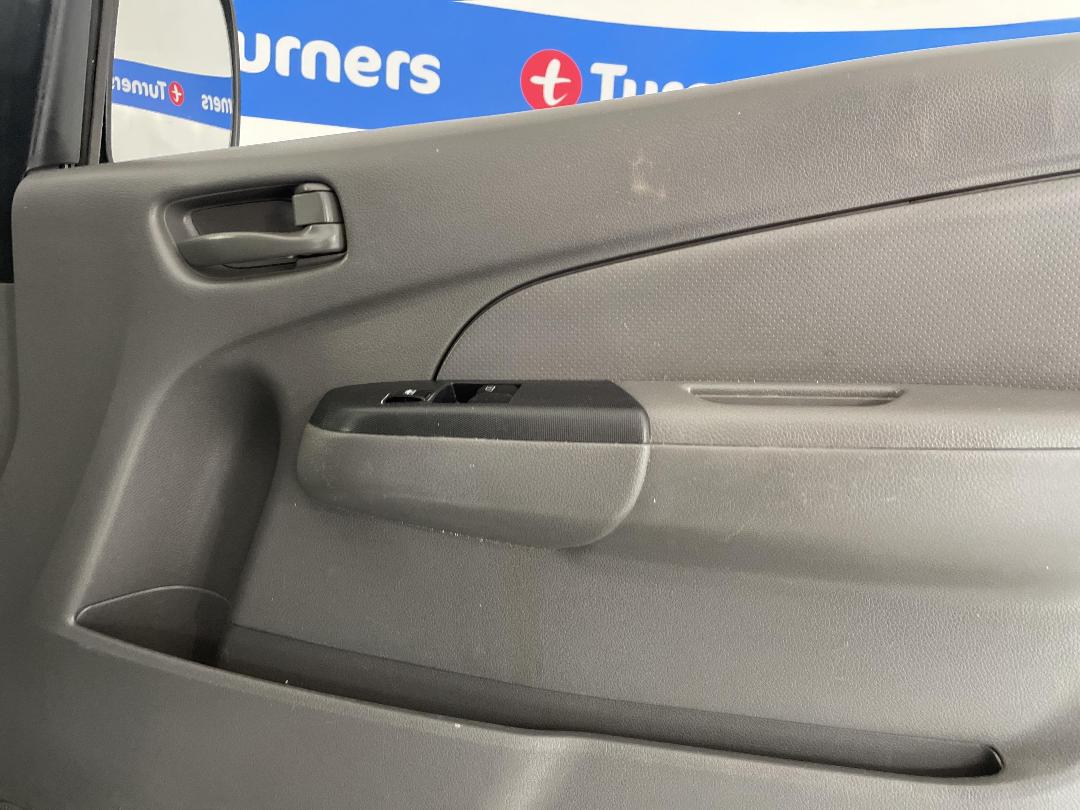 Photo '15' of Nissan Caravan