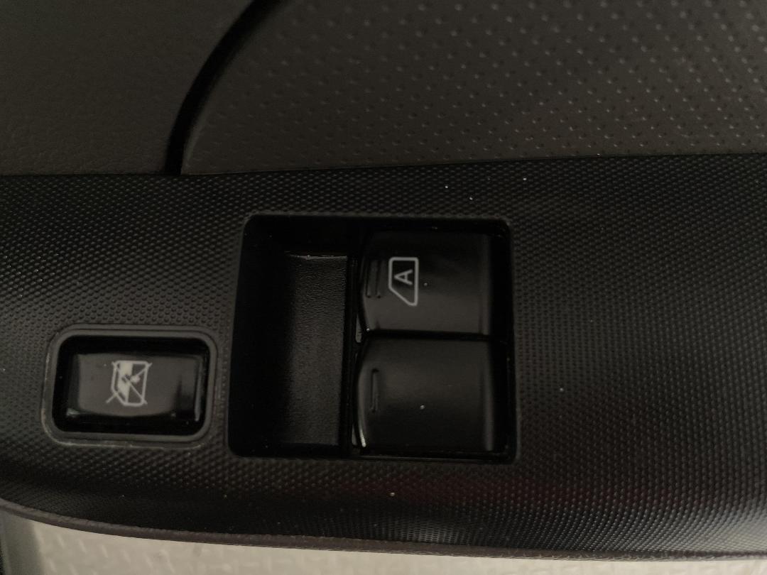 Photo '22' of Nissan Caravan