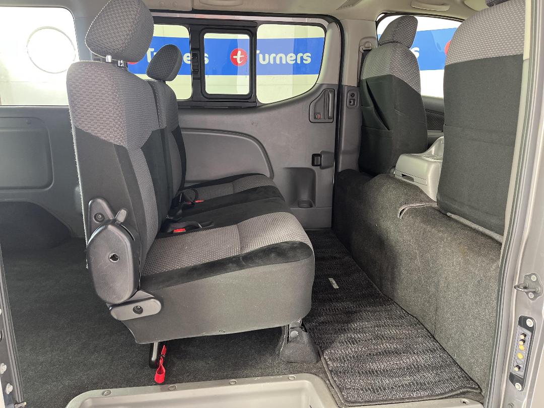 Photo '19' of Nissan Caravan