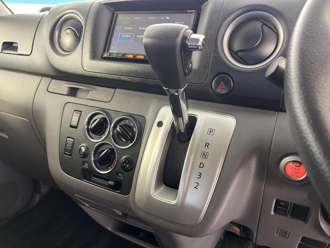 Photo '18' of Nissan Caravan