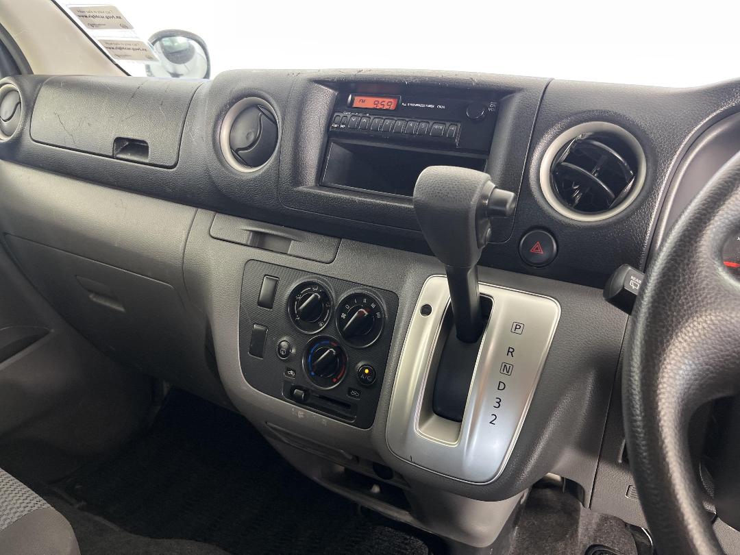 Photo '17' of Nissan Caravan