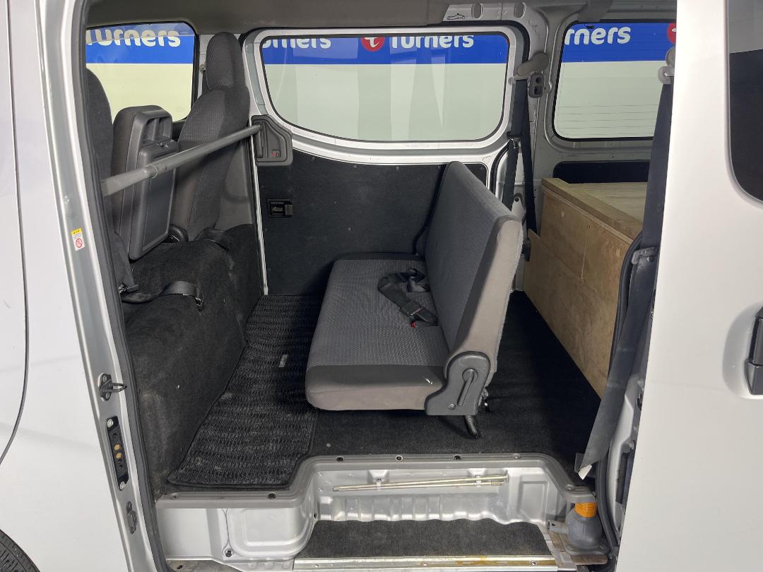 Photo '23' of Nissan Caravan