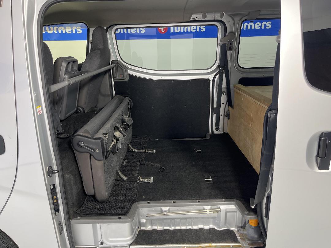 Photo '25' of Nissan Caravan