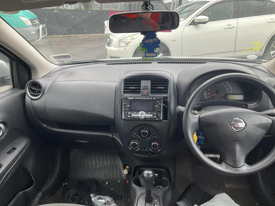 Photo '11' of Nissan Latio Photo '11' of Nissan Latio