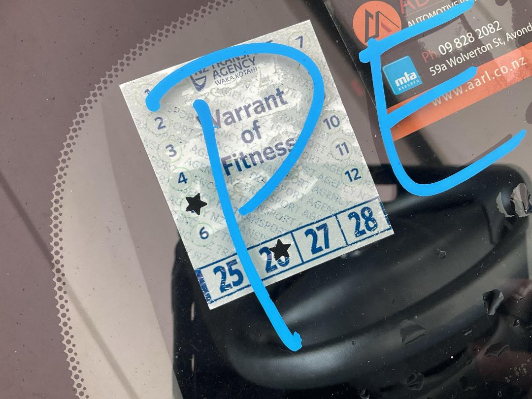 Photo '26' of Nissan Latio Photo '26' of Nissan Latio