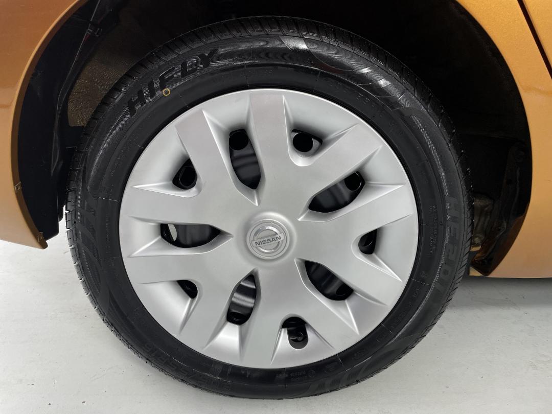 Photo '12' of Nissan Leaf