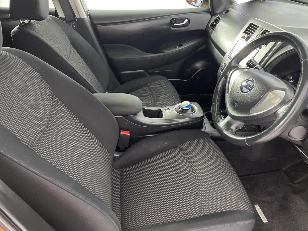 Photo '16' of Nissan Leaf