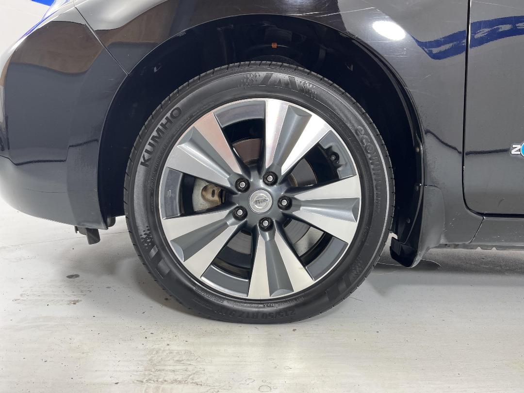 Photo '10' of Nissan Leaf