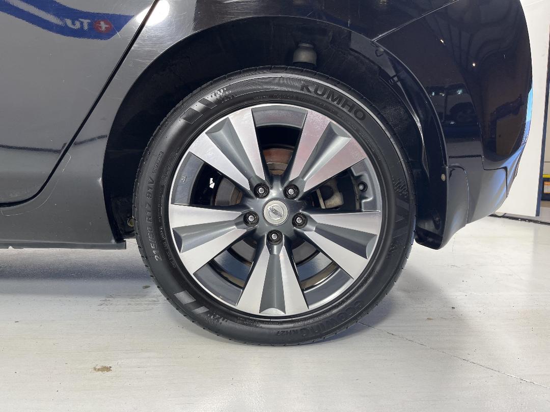 Photo '11' of Nissan Leaf