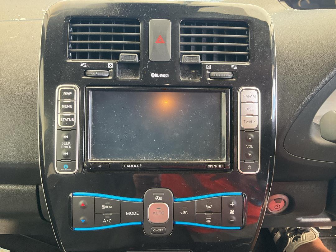 Photo '12' of Nissan Leaf