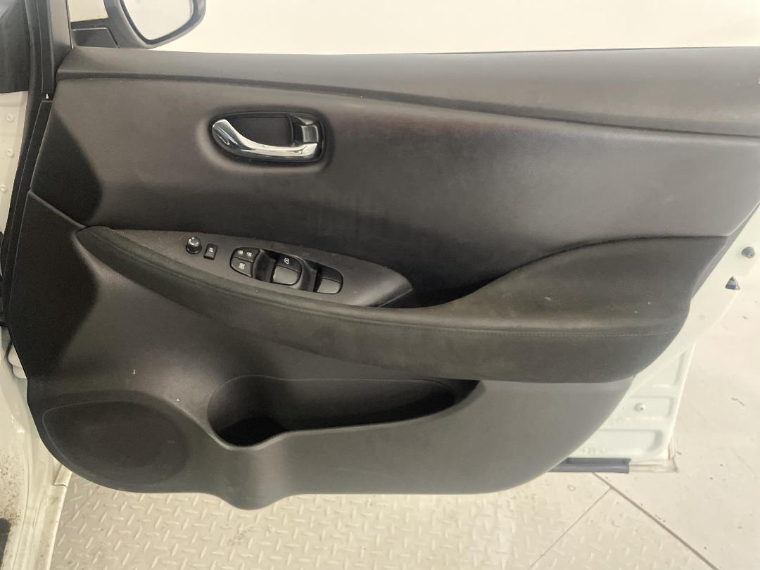 Photo '15' of Nissan Leaf