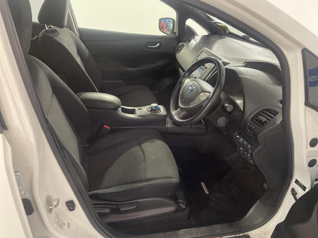 Photo '16' of Nissan Leaf