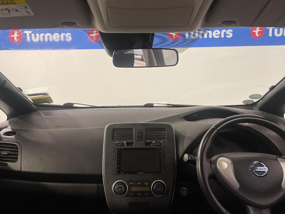 Photo '17' of Nissan Leaf