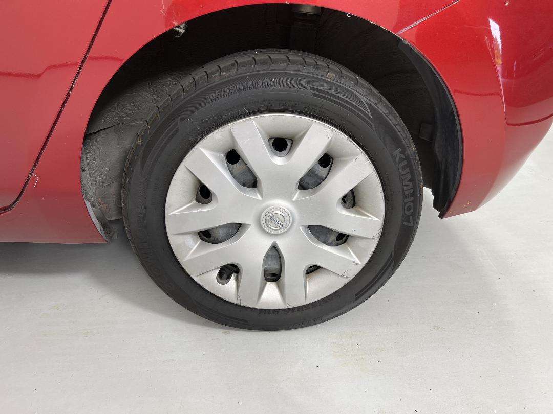 Photo '11' of Nissan Leaf Photo '11' of Nissan Leaf