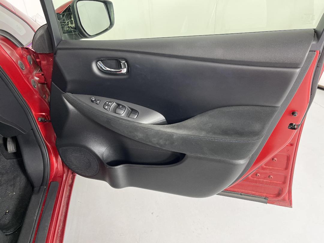 Photo '15' of Nissan Leaf Photo '15' of Nissan Leaf