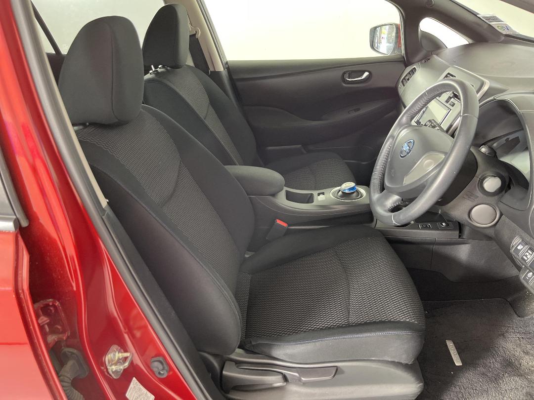 Photo '16' of Nissan Leaf Photo '16' of Nissan Leaf