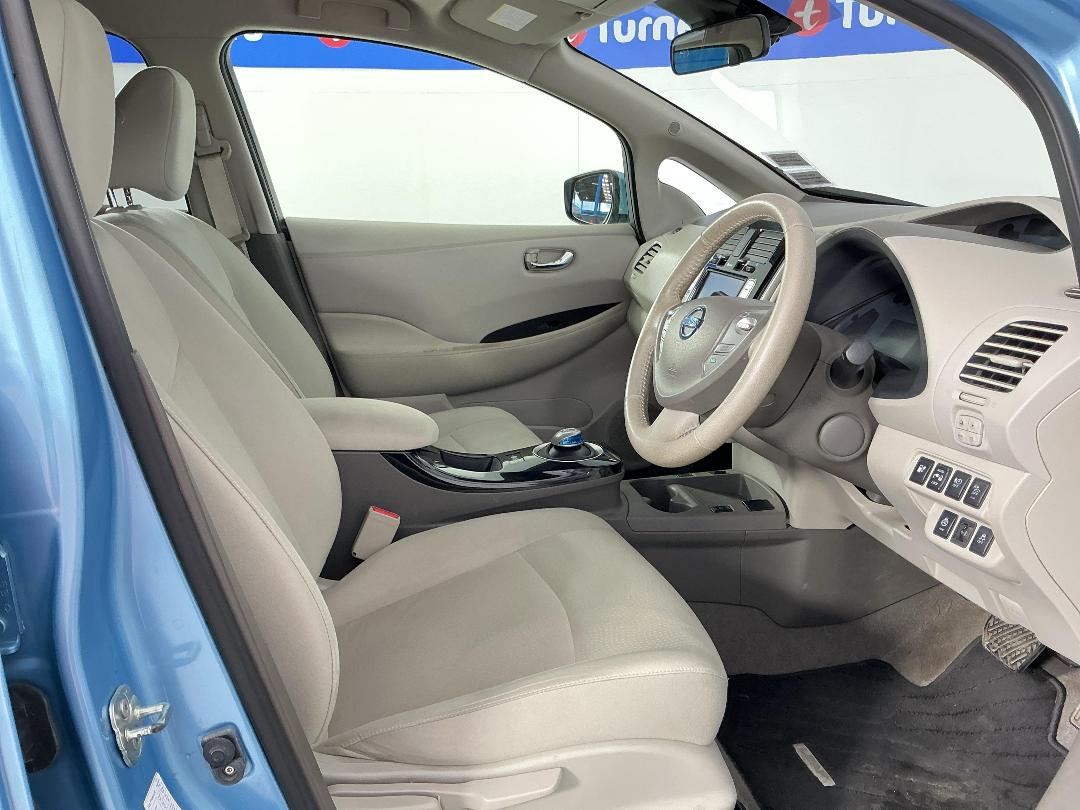 Photo '16' of Nissan Leaf