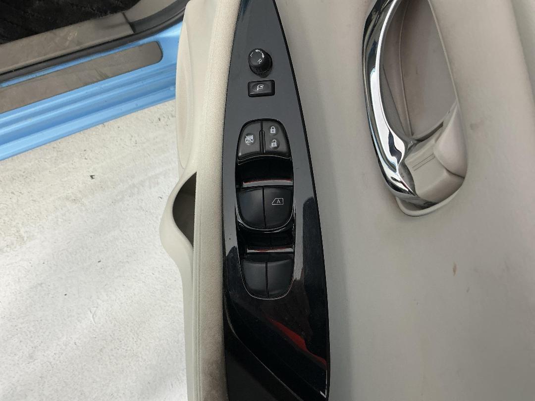 Photo '24' of Nissan Leaf