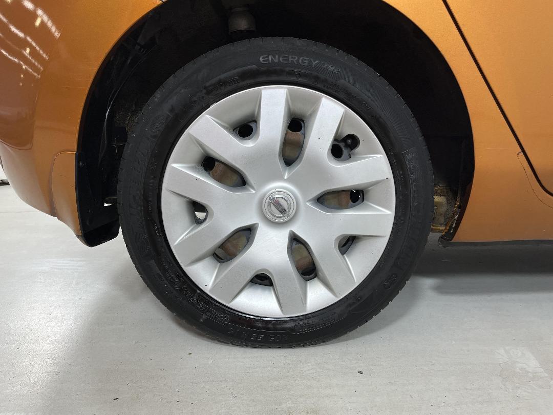 Photo '12' of Nissan Leaf