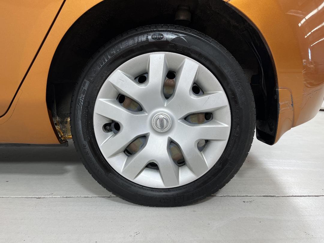 Photo '11' of Nissan Leaf