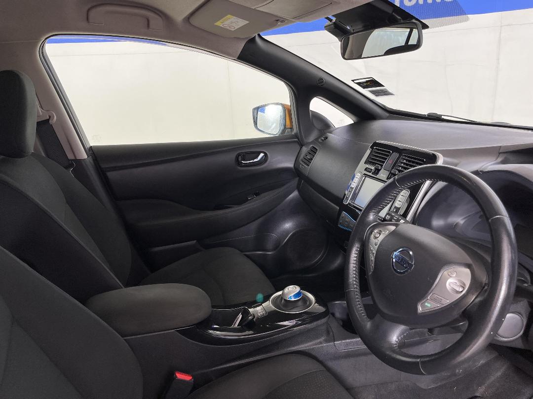 Photo '16' of Nissan Leaf