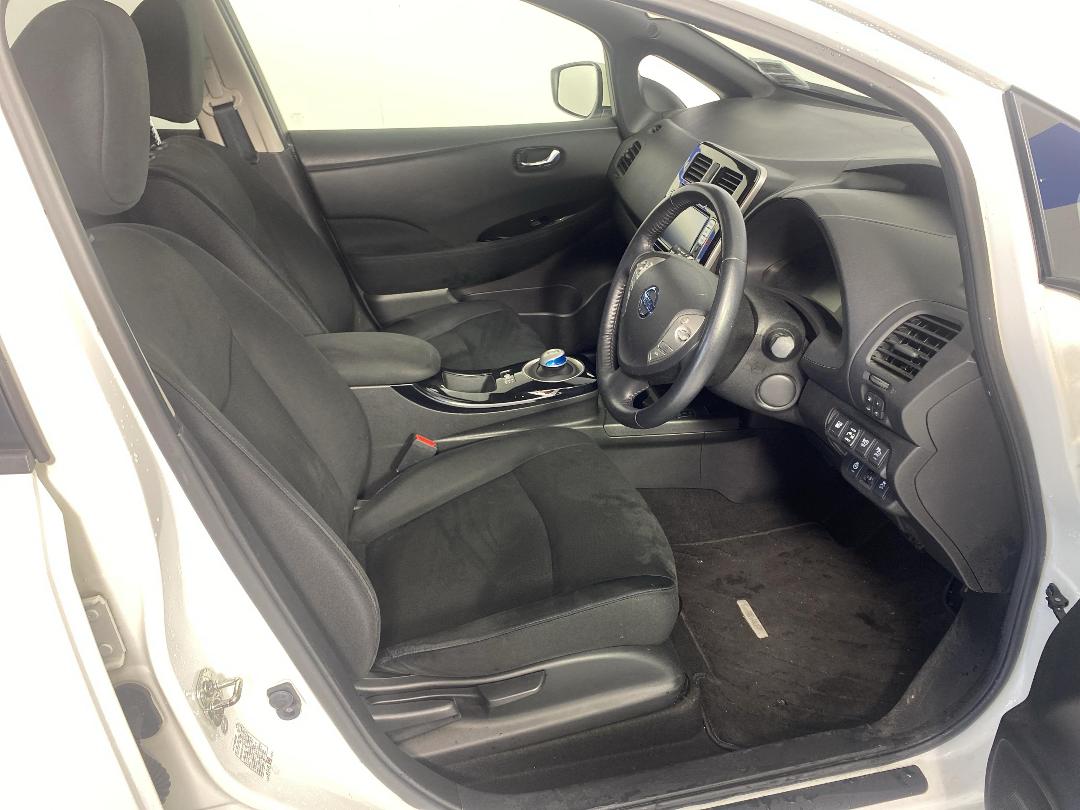 Photo '16' of Nissan Leaf