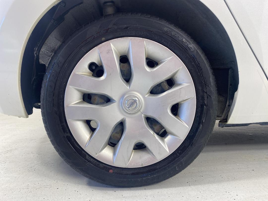 Photo '12' of Nissan Leaf