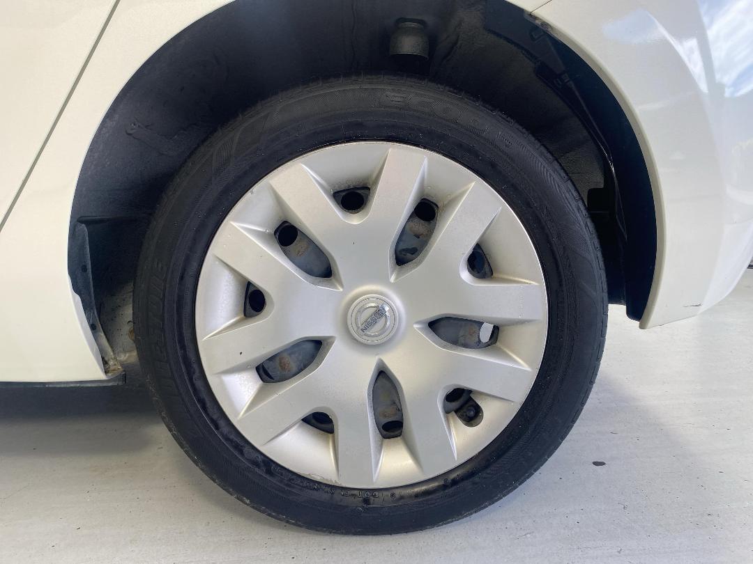 Photo '11' of Nissan Leaf