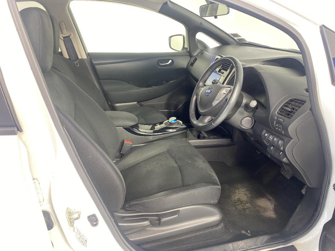 Photo '16' of Nissan Leaf